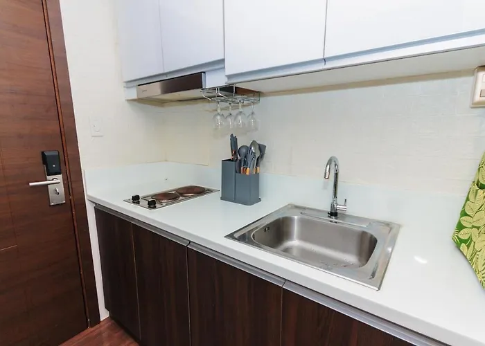 The Greenbelt Groove 1br Makati 300mb Swim Gym Park 4034 * Manila